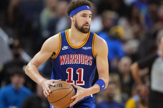 助球员进行 助球员进行