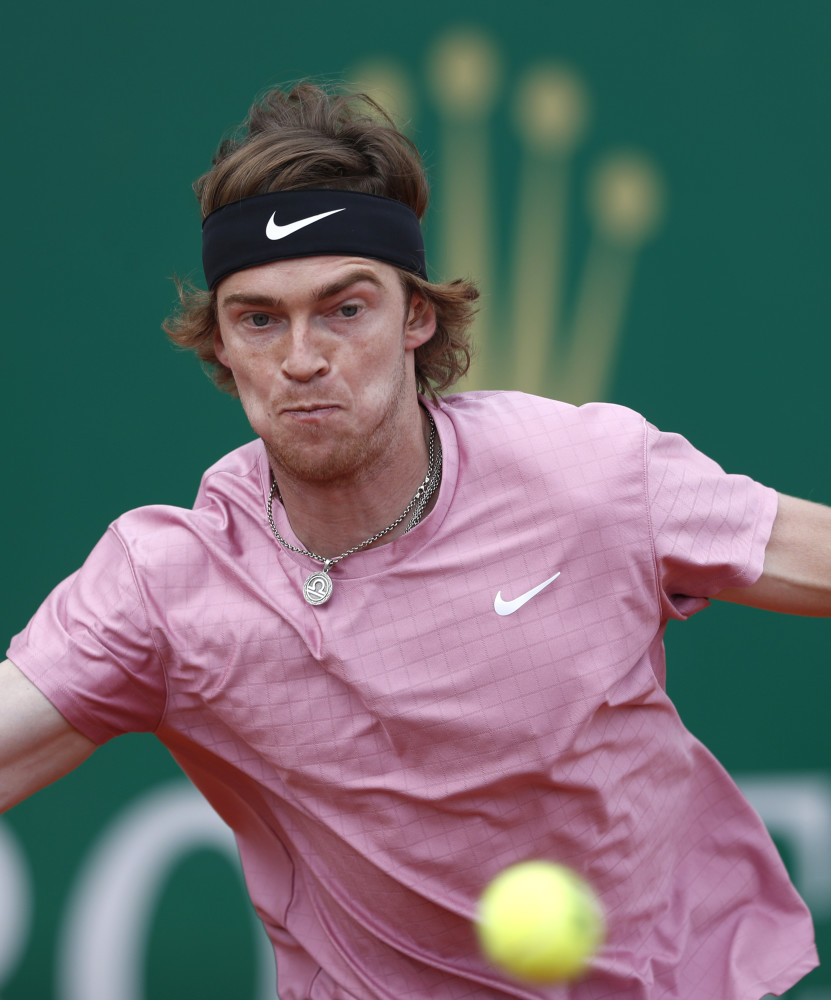 具备深邃的 具备深邃的